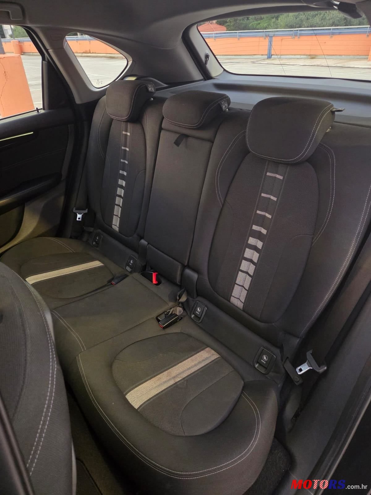 2014' BMW Serija 2 218D Active Tourer photo #5