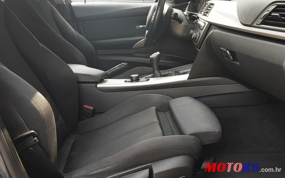 2013' BMW Serija 3 318D photo #4