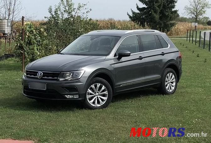 2016' Volkswagen Tiguan photo #1