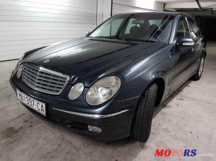 2002' Mercedes-Benz E-Class 220 Cdi photo #1
