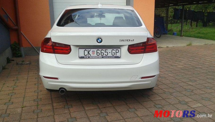 2013' BMW 3 Series 320D photo #2
