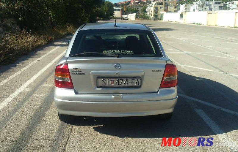 2004' Opel Astra Classic 1.7 Cdti photo #1