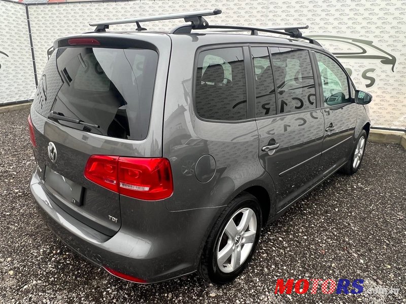 2009' Volkswagen Touran 1,6 photo #5