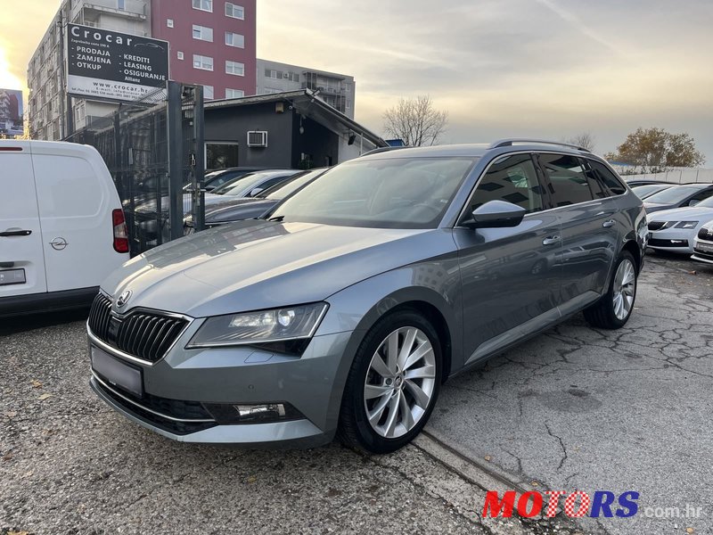 2019' Skoda Superb Combi photo #2