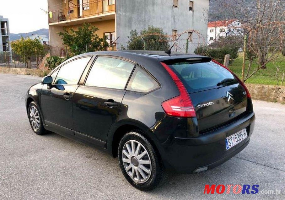 2006' Citroen C4 1,6 Hdi 16V photo #2