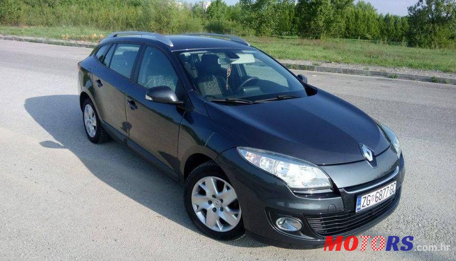 2012' Renault Megane Grandtour photo #2