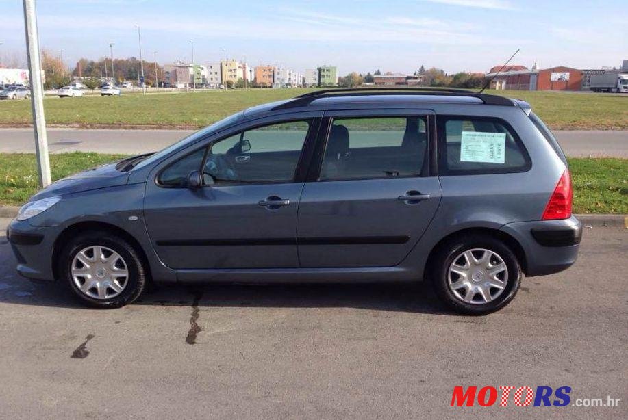 2008' Peugeot 307 Sw 1,6 16V Hdi photo #2
