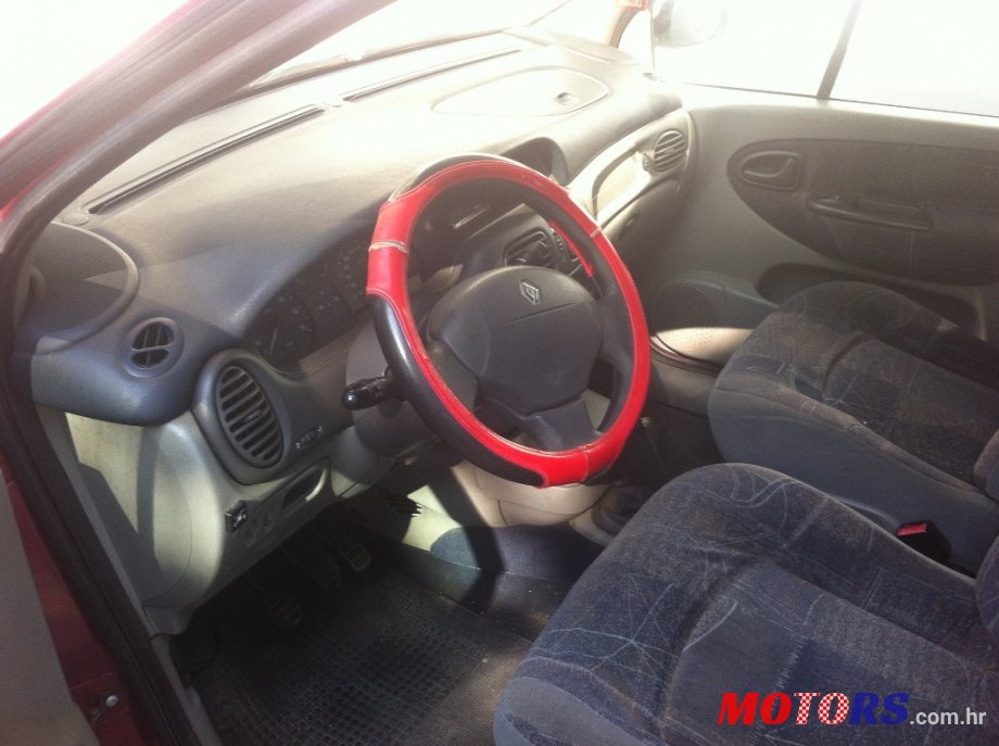 2000' Renault Scenic photo #2