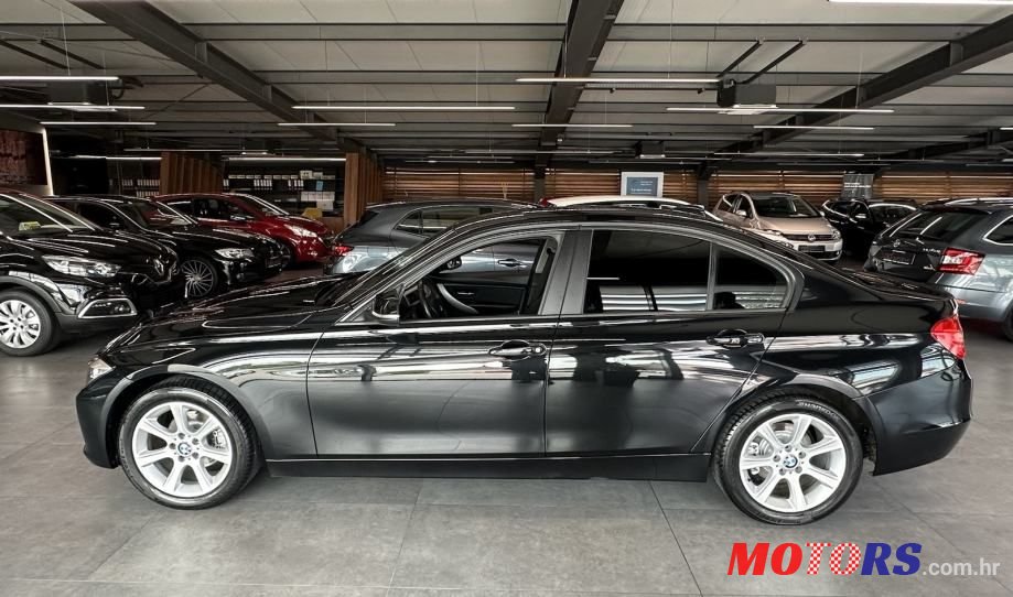 2015' BMW Serija 3 316D photo #3