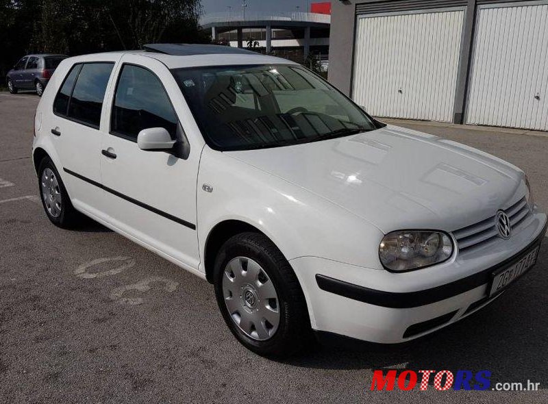 2001' Volkswagen Golf IV photo #3