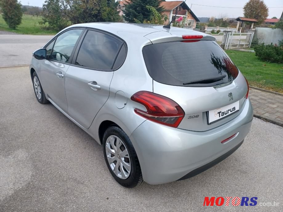 2016' Peugeot 208 photo #6