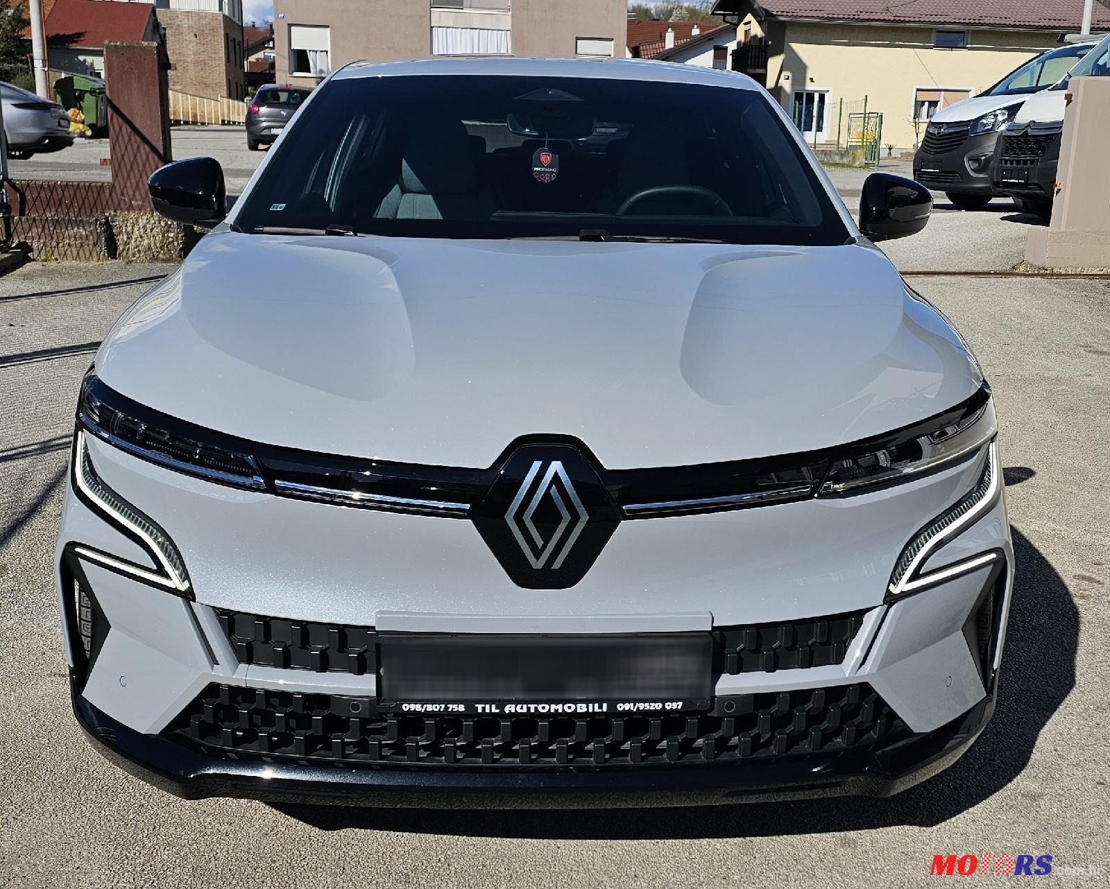2023' Renault Megane E-Tech photo #6