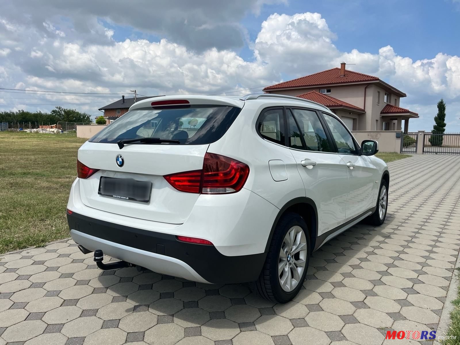 2011' BMW X1 Xdrive23D photo #3