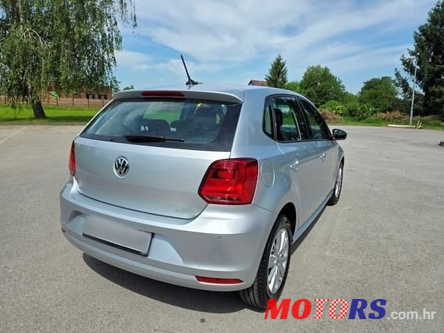 2017' Volkswagen Polo photo #6