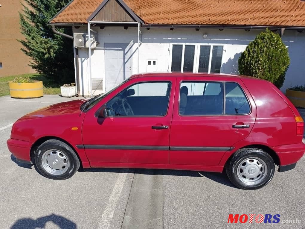 1998' Volkswagen Golf III 1.6 Cl photo #3