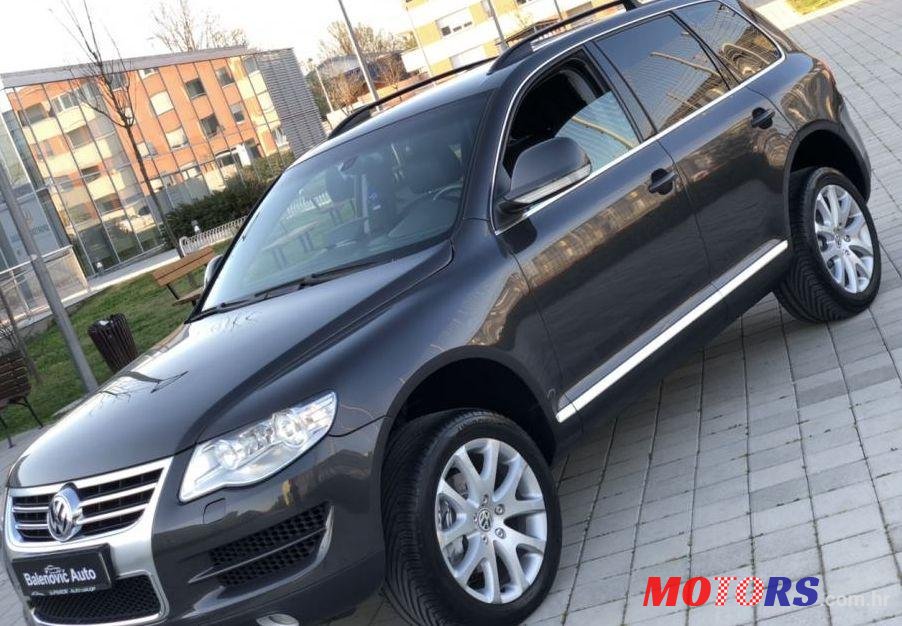2007' Volkswagen Touareg photo #3