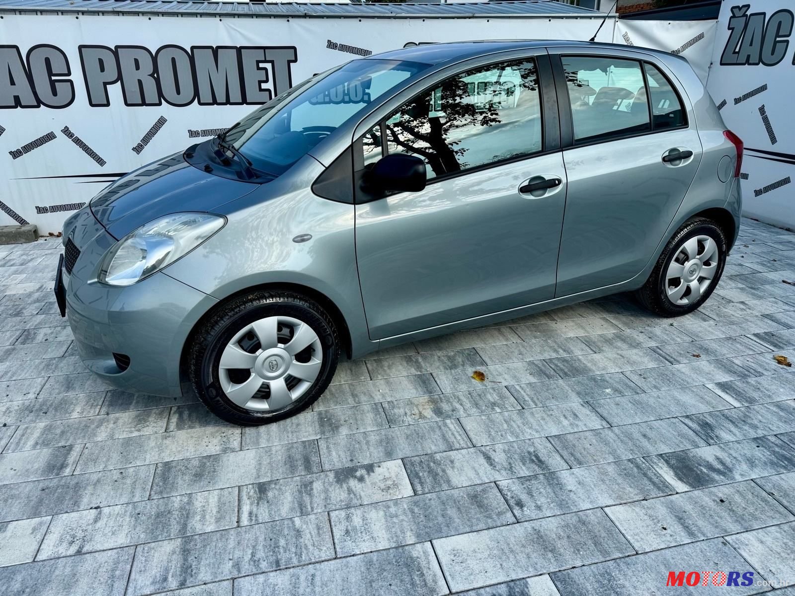 2007' Toyota Yaris 1.3 photo #3