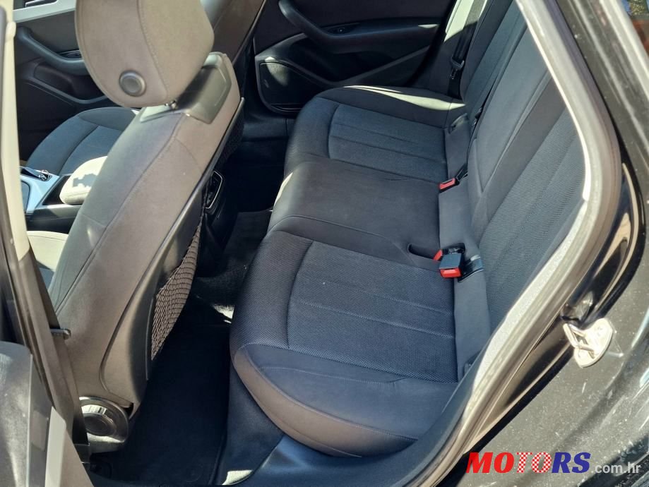 2016' Audi A4 Avant photo #4