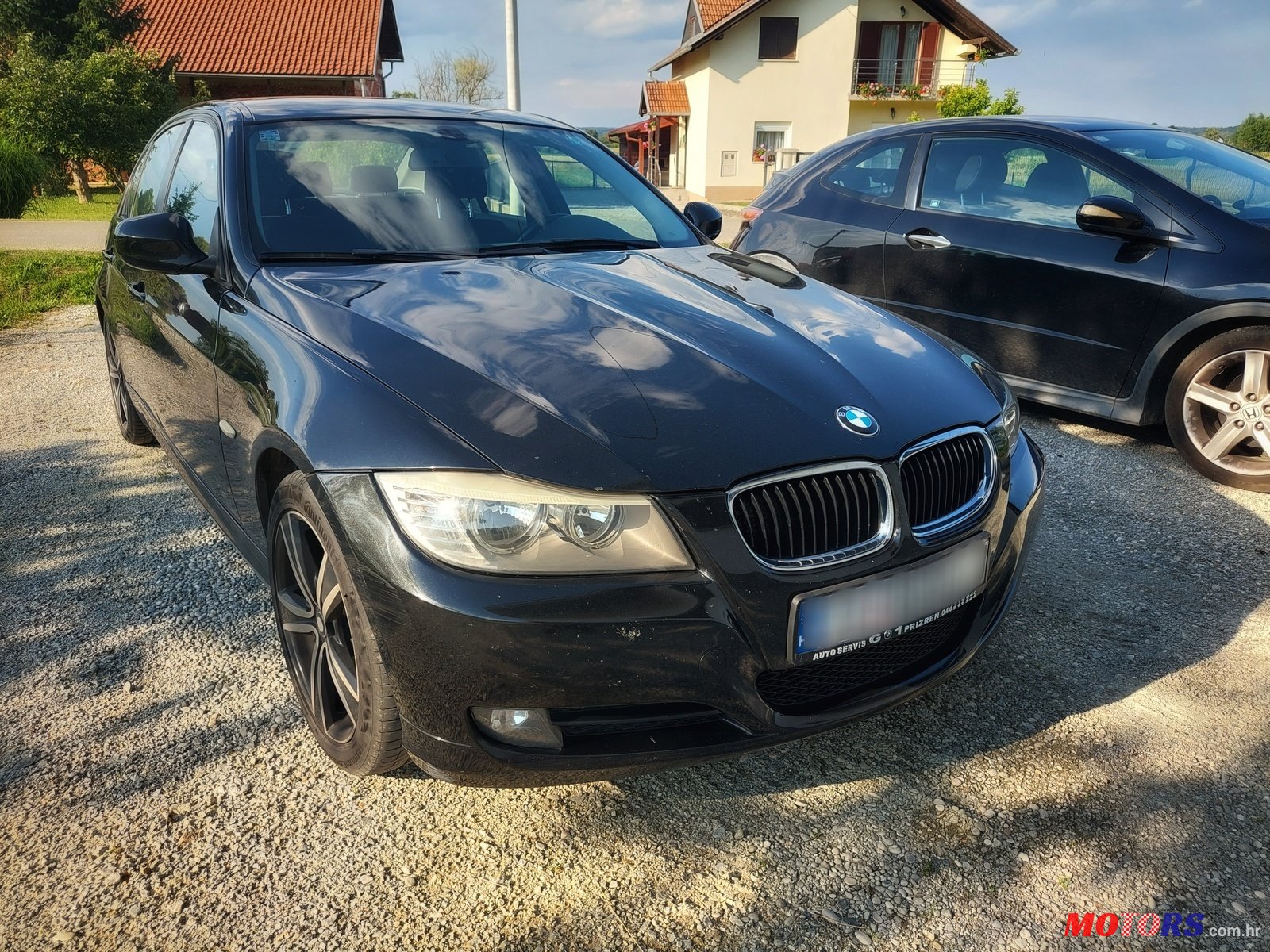 2011' BMW 3 Series photo #4