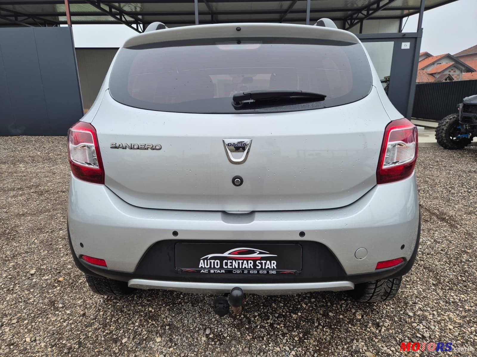 2016' Dacia Sandero photo #6