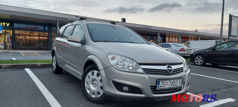2008' Opel Astra Caravan photo #3