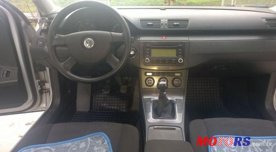 2006' Volkswagen Passat Variant 2,0 TDI photo #3