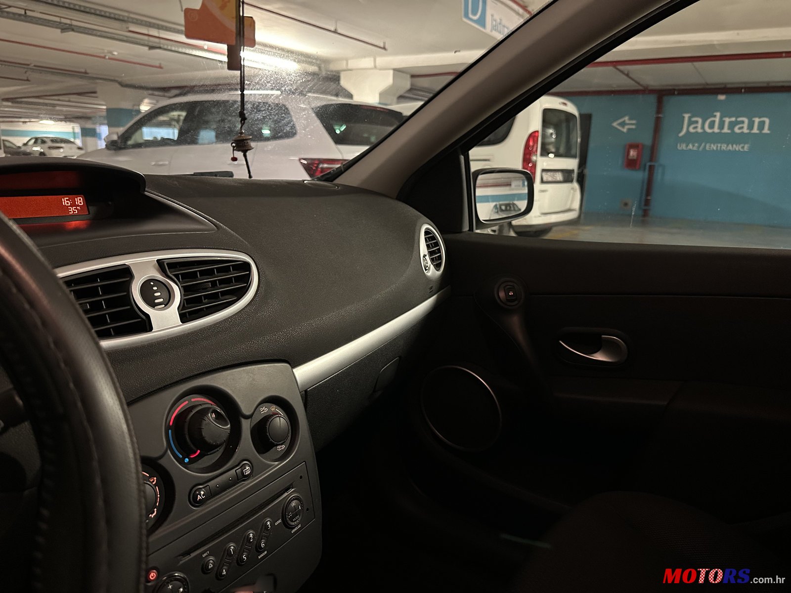 2008' Renault Clio photo #5