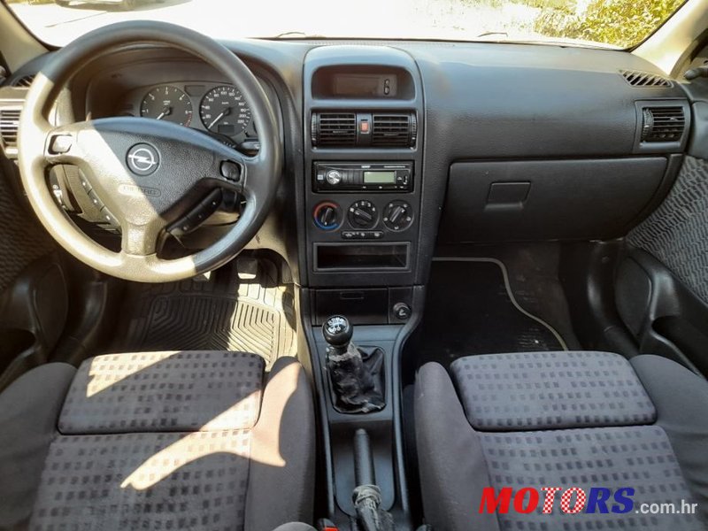 2001' Opel Astra Karavan photo #2