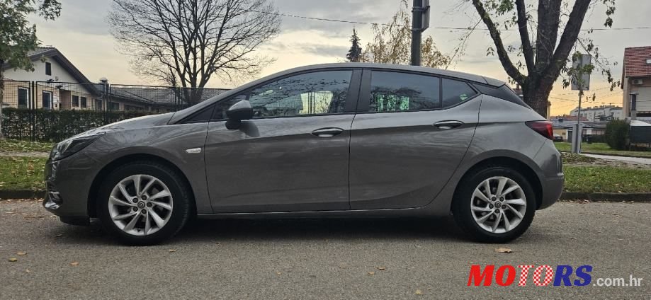 2020' Opel Astra 1,5 D photo #4
