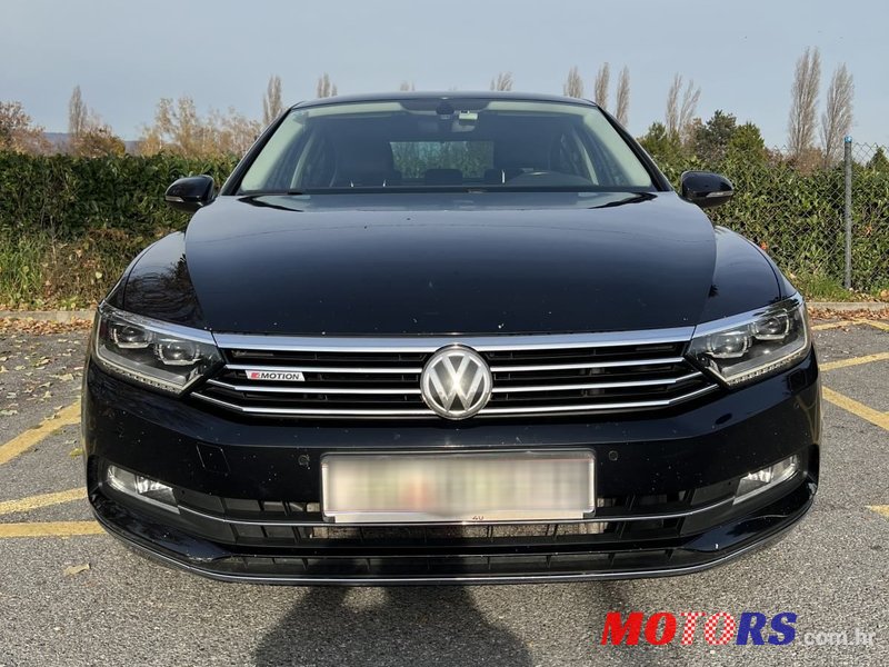 2016' Volkswagen Passat 4Motion photo #1