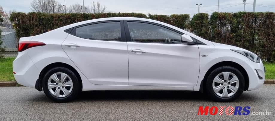 2016' Hyundai Elantra 1,6 Mpi photo #5