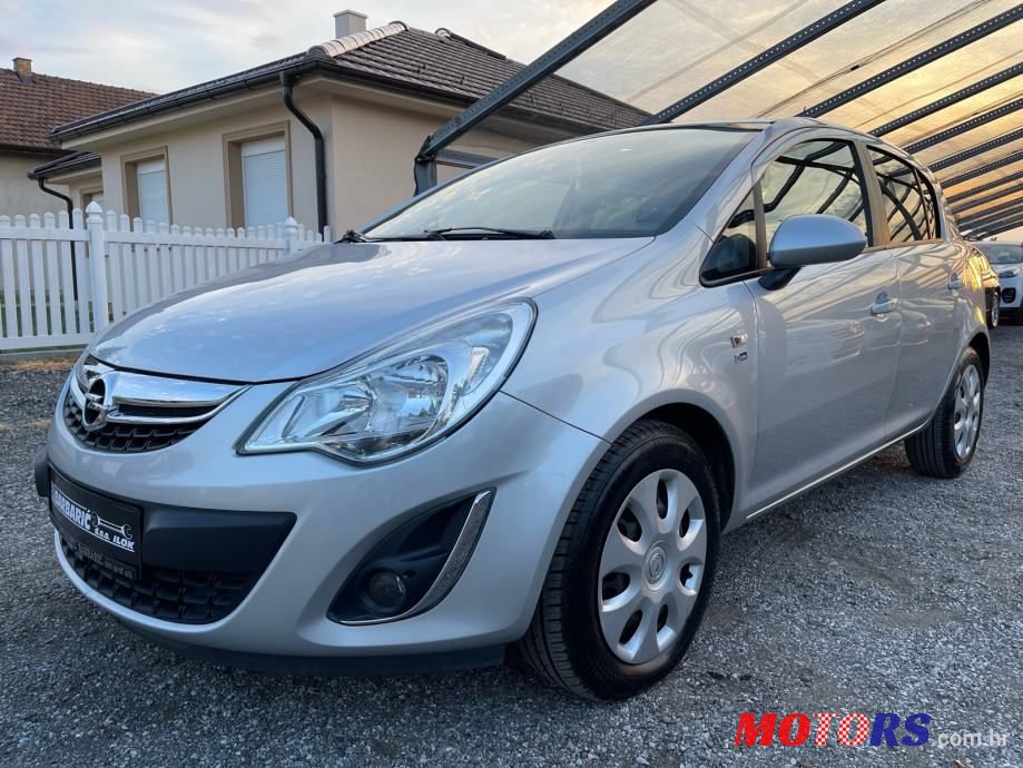 2013' Opel Corsa photo #1