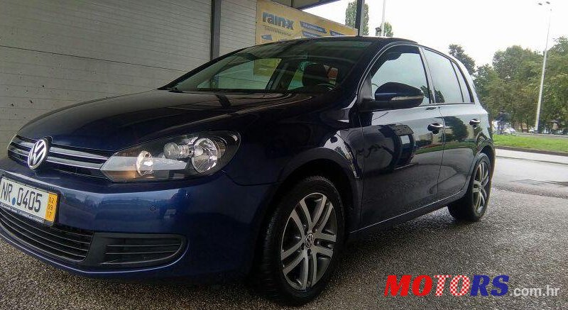 2010' Volkswagen Golf VI 1,6 Tdi photo #2