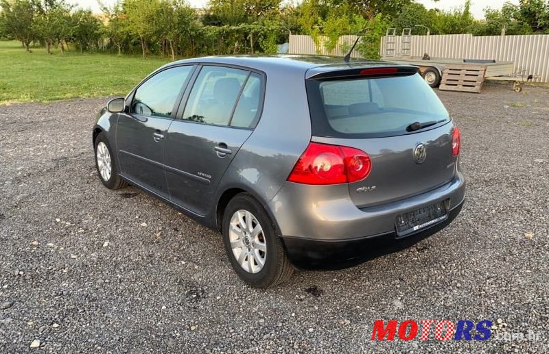 2008' Volkswagen Golf 5 photo #4