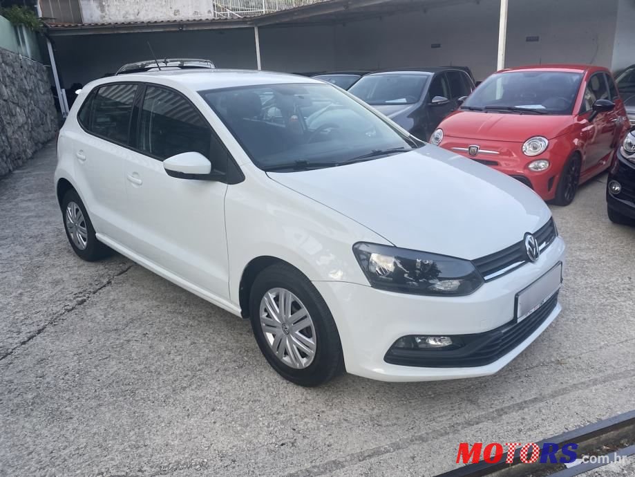 2014' Volkswagen Polo photo #4