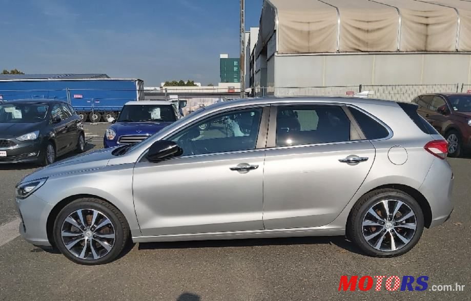 2018' Hyundai i30 photo #3