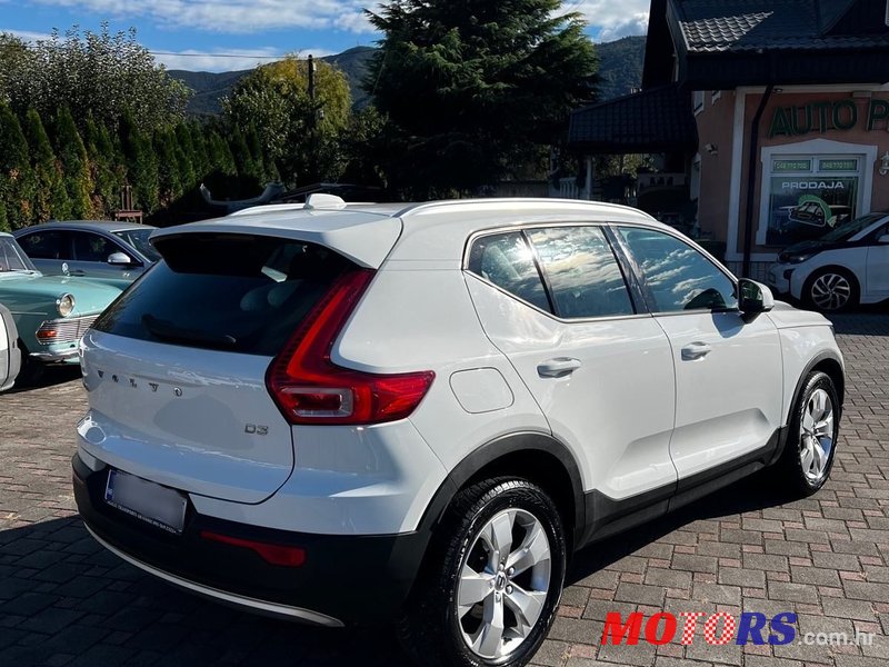 2020' Volvo XC40 D3 photo #5