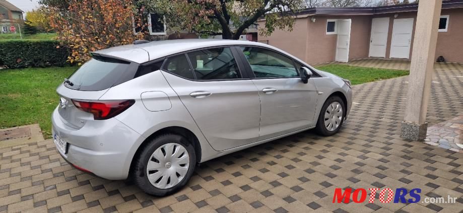 2015' Opel Astra 1.6 Cdti photo #3