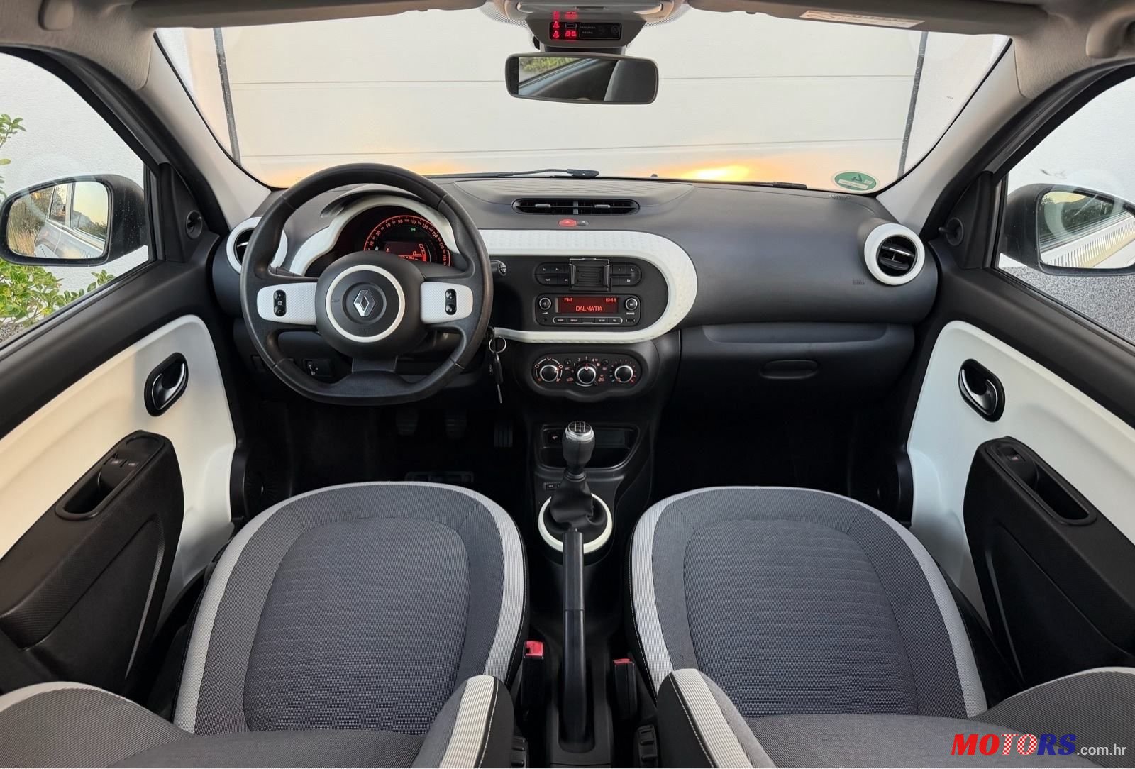 2019' Renault Twingo Sce photo #6