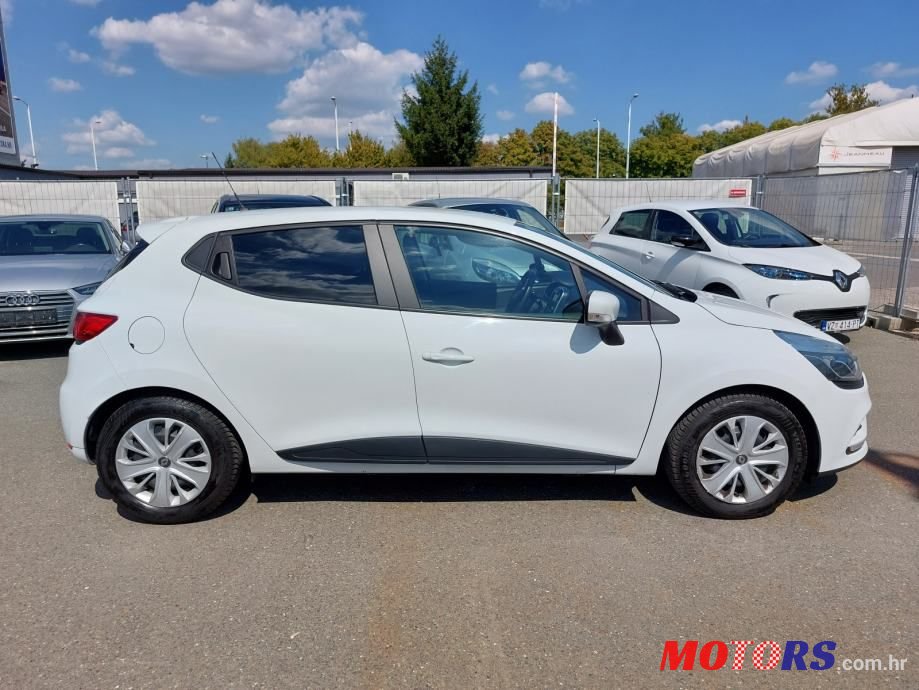 2016' Renault Clio photo #5