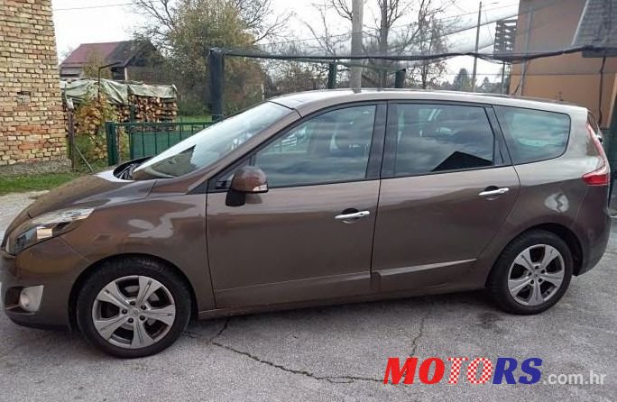 2009' Renault Scenic 1,9 Dci photo #1