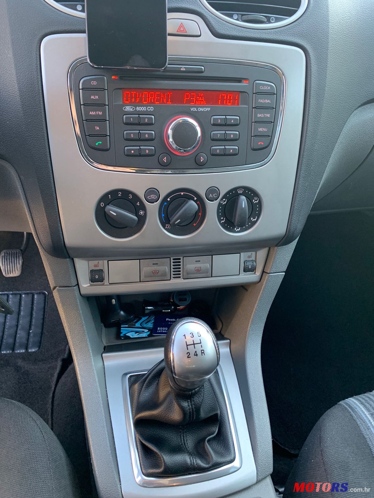 2011' Ford Focus photo #2