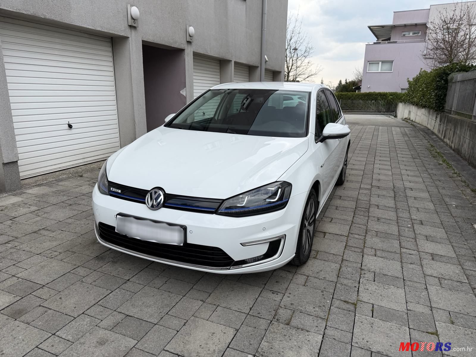 2015' Volkswagen Golf VII E-Golf photo #1