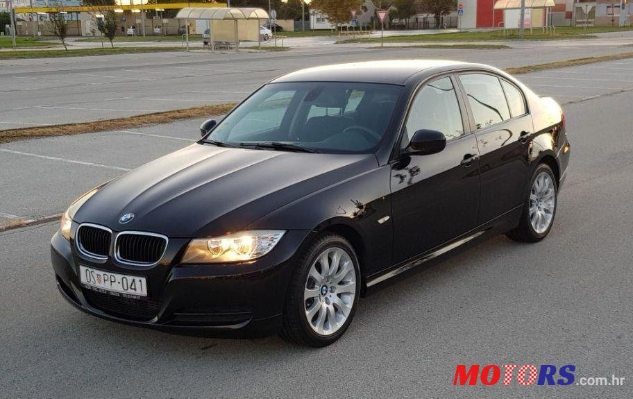 2010' BMW 3 Series 316D photo #6