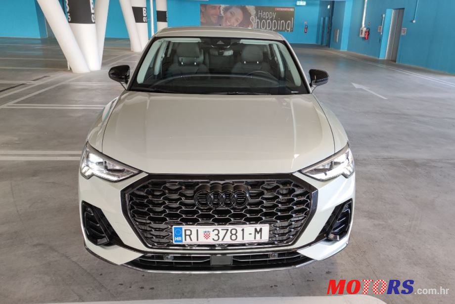 2021' Audi Q3 35 Tdi photo #2