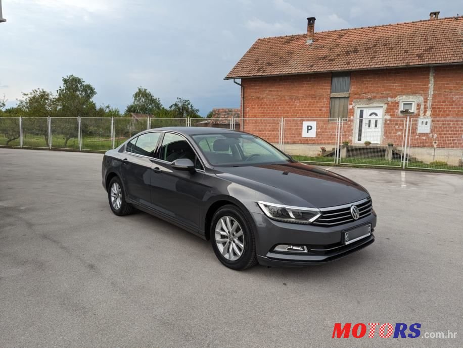 2015' Volkswagen Passat photo #3