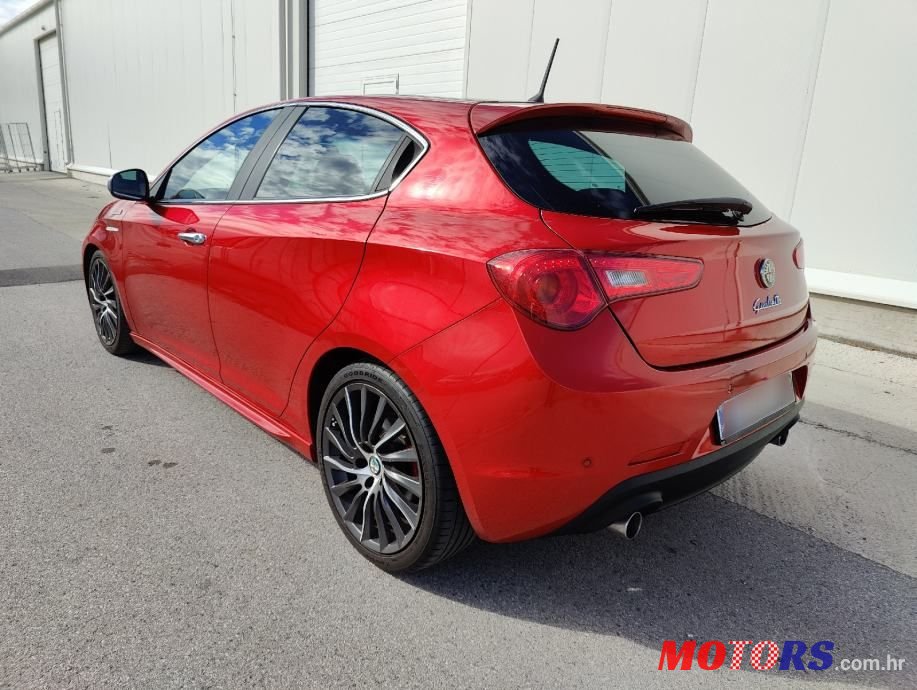 2014' Alfa Romeo Giulietta 2,0 photo #3