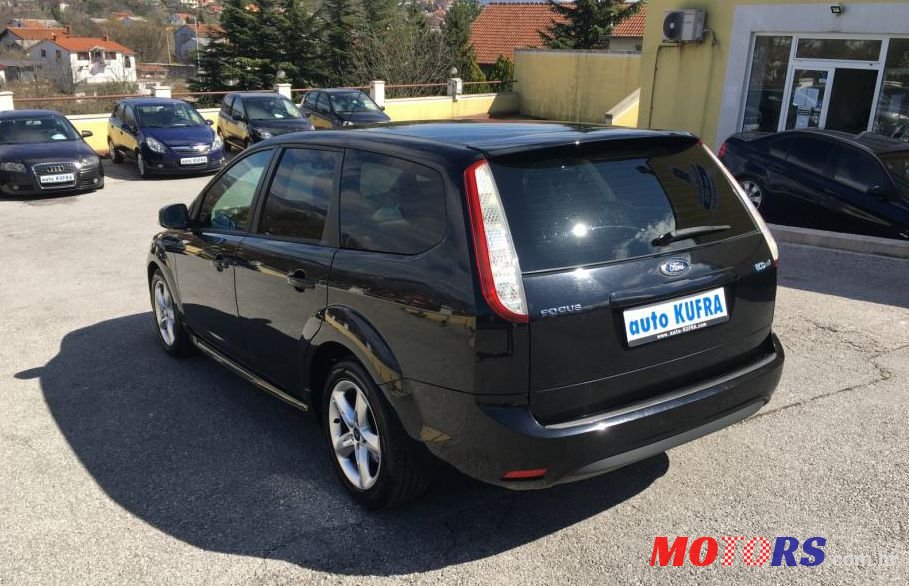 2010' Ford Focus Karavan photo #4