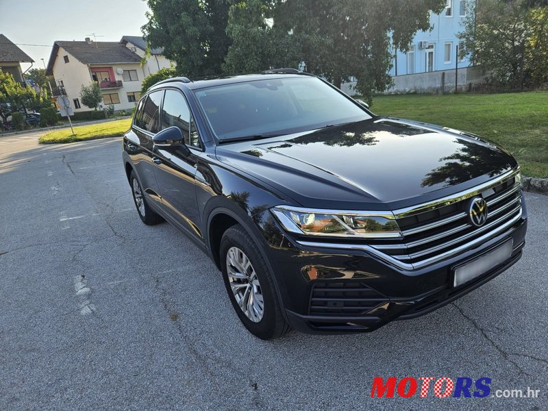 2021' Volkswagen Touareg V6 Tdi photo #4