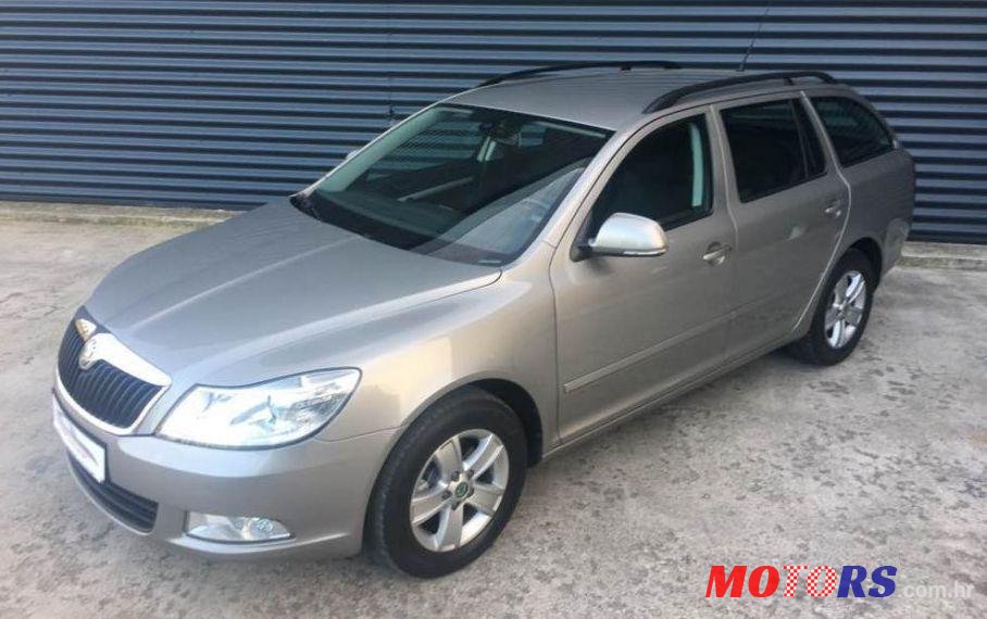 2010' Skoda Octavia Combi 1,6 Tdi photo #1